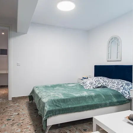 Дом отдыха Avra Vacation