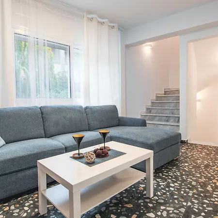 Avra Vacation 펜션 *