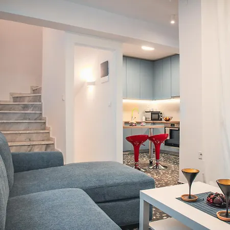 Avra Vacation 토로니