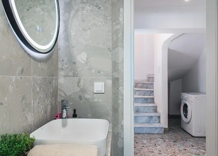 Avra Vacation * Toróni